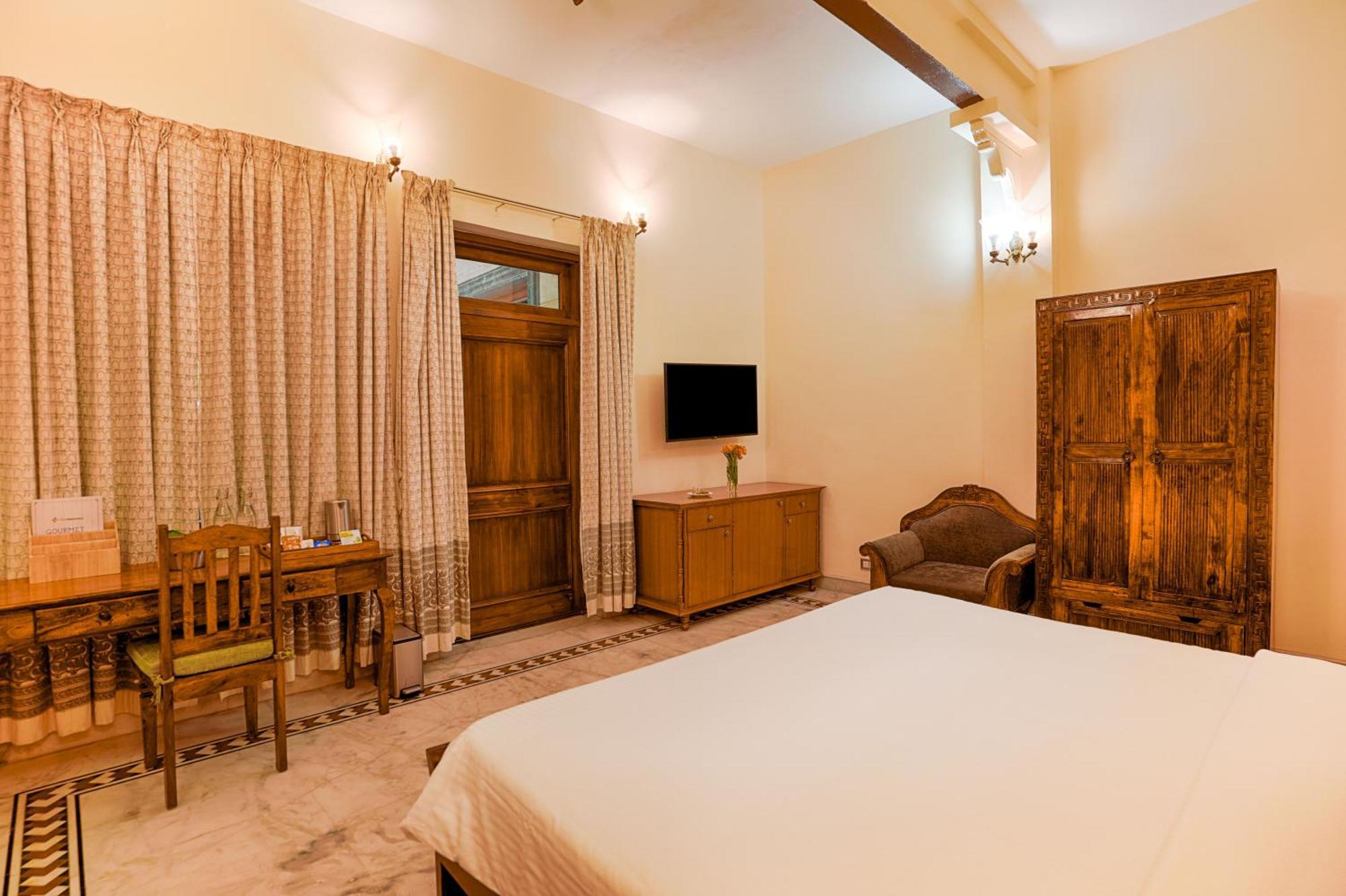 Club Mahindra Bharatpur Hotel Buitenkant foto