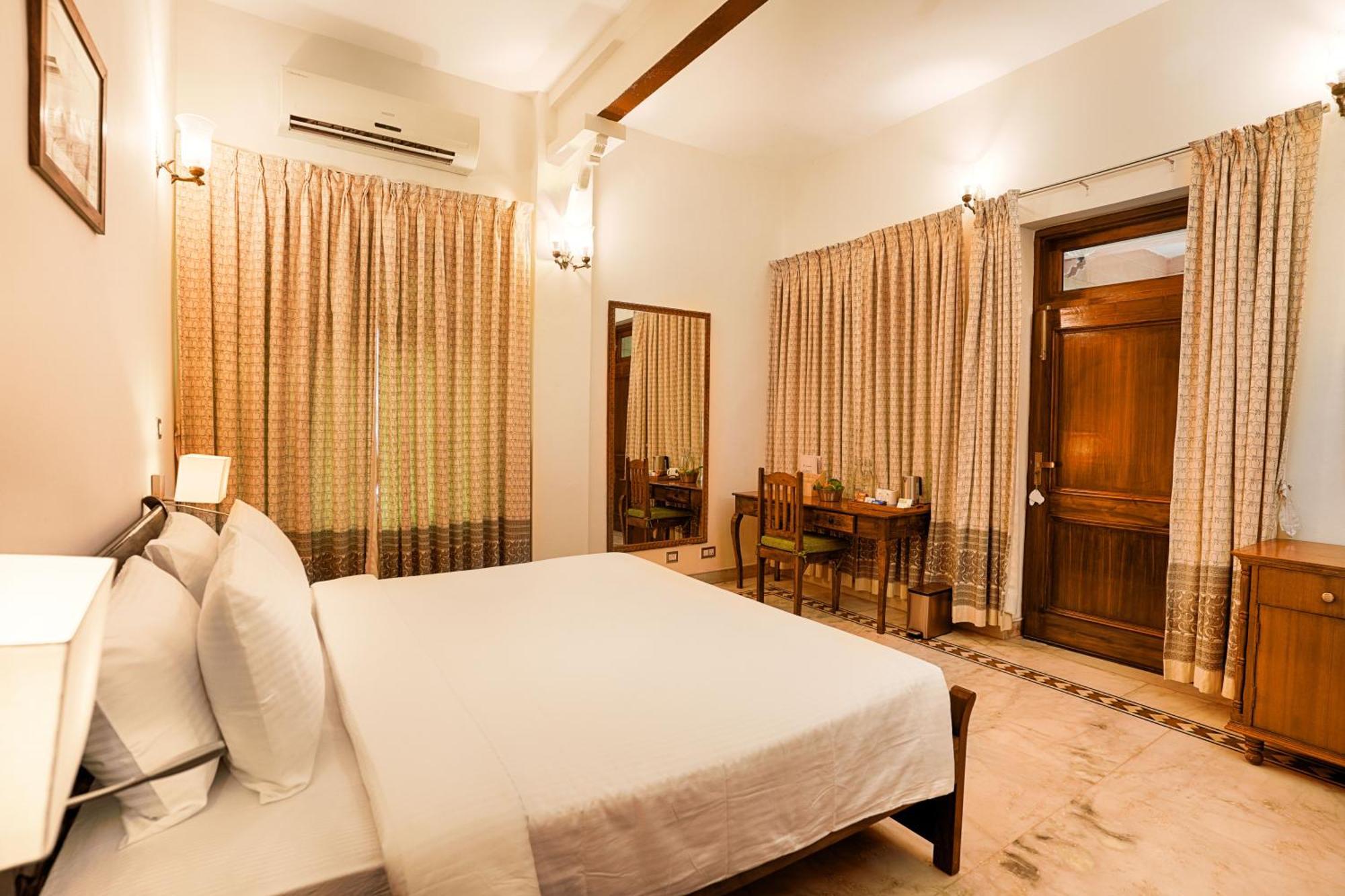 Club Mahindra Bharatpur Hotel Buitenkant foto