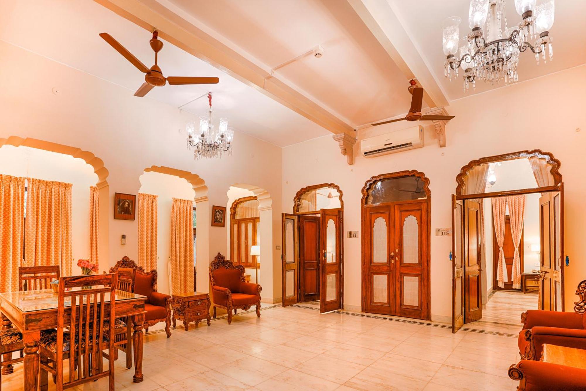 Club Mahindra Bharatpur Hotel Buitenkant foto