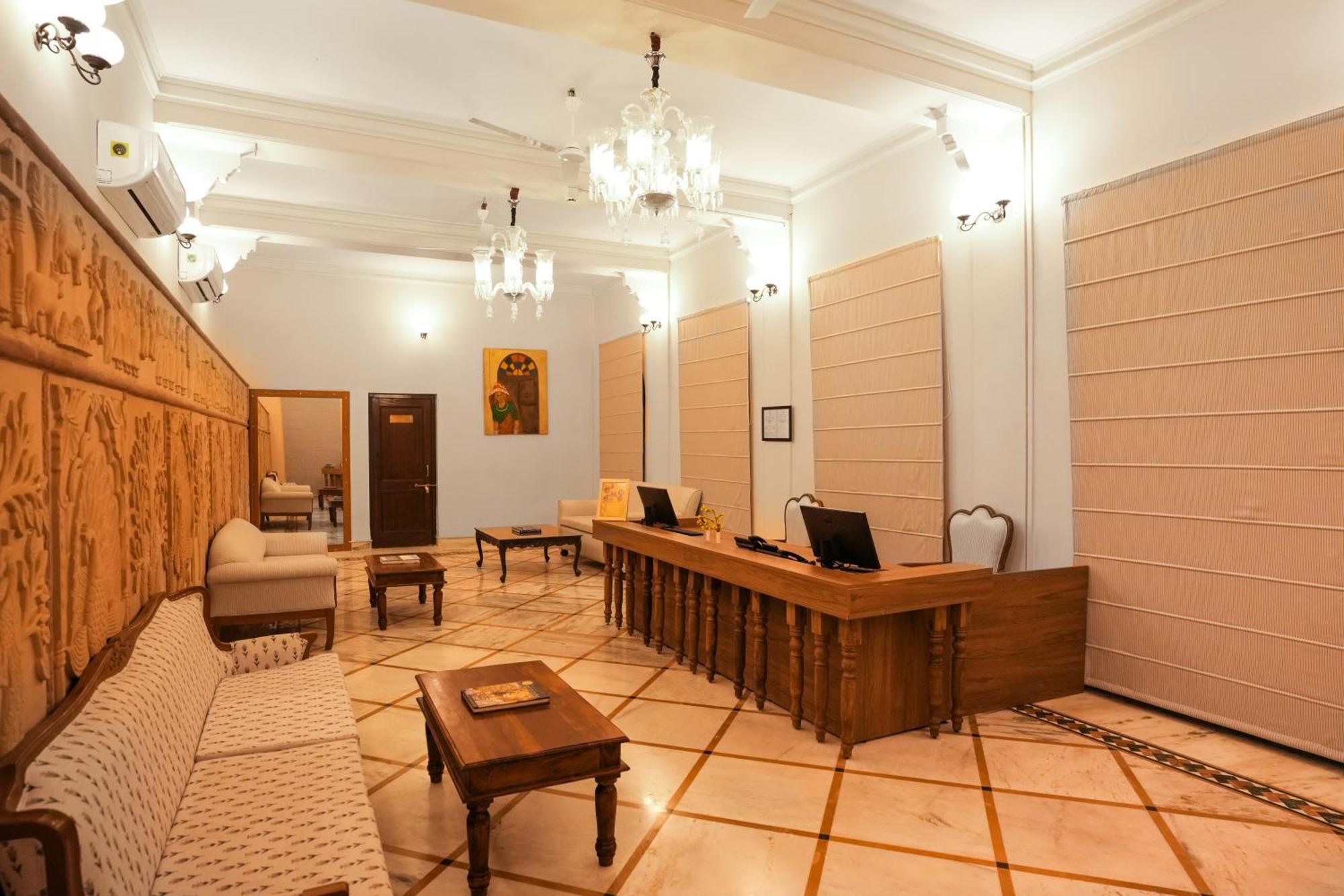 Club Mahindra Bharatpur Hotel Buitenkant foto