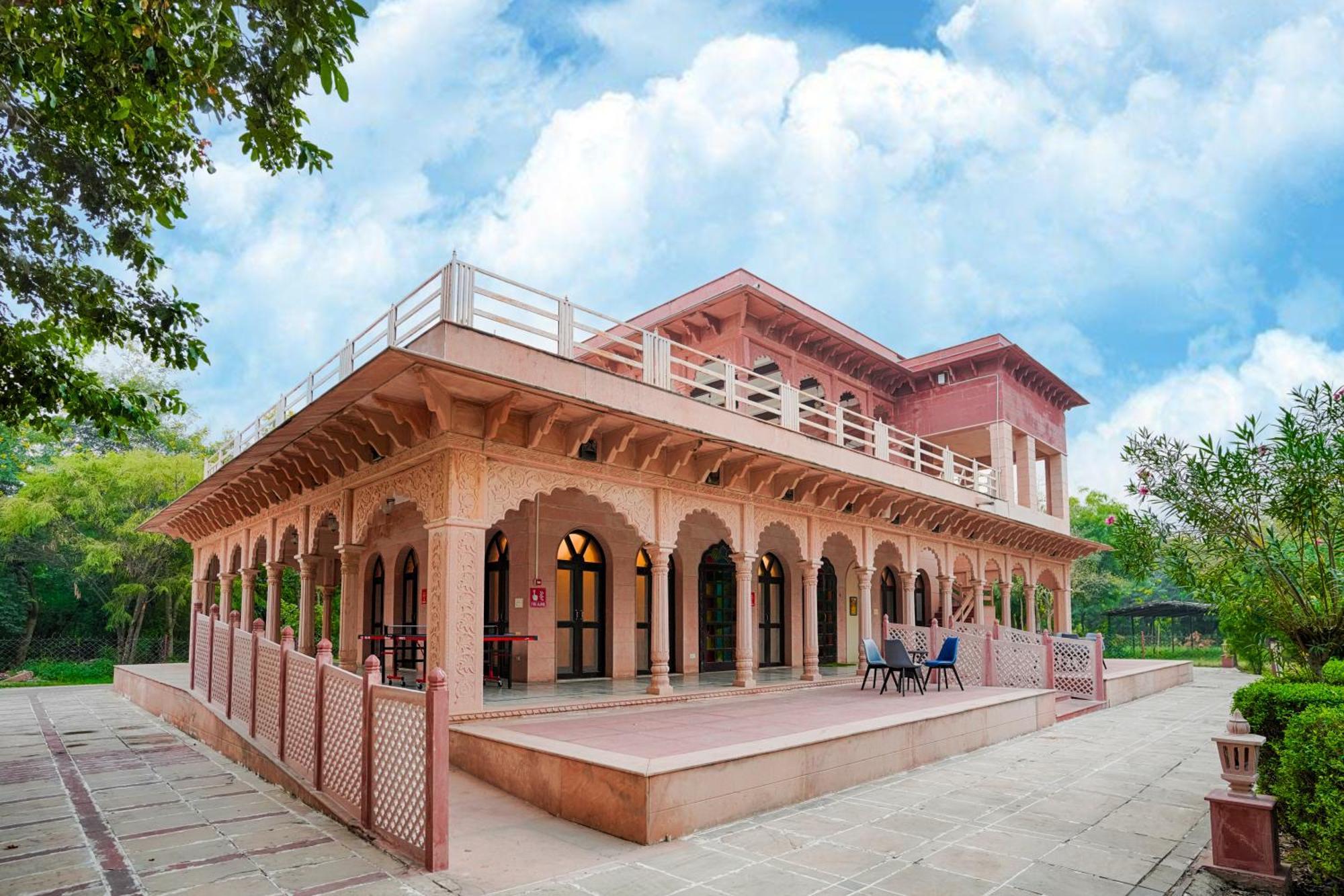 Club Mahindra Bharatpur Hotel Buitenkant foto